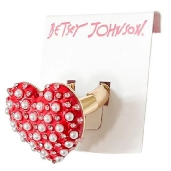 BETSEY JOHNSON Oversized Heart Studded with Pearls and Crystals Stretch Ring NWT - Picture 3 of 5